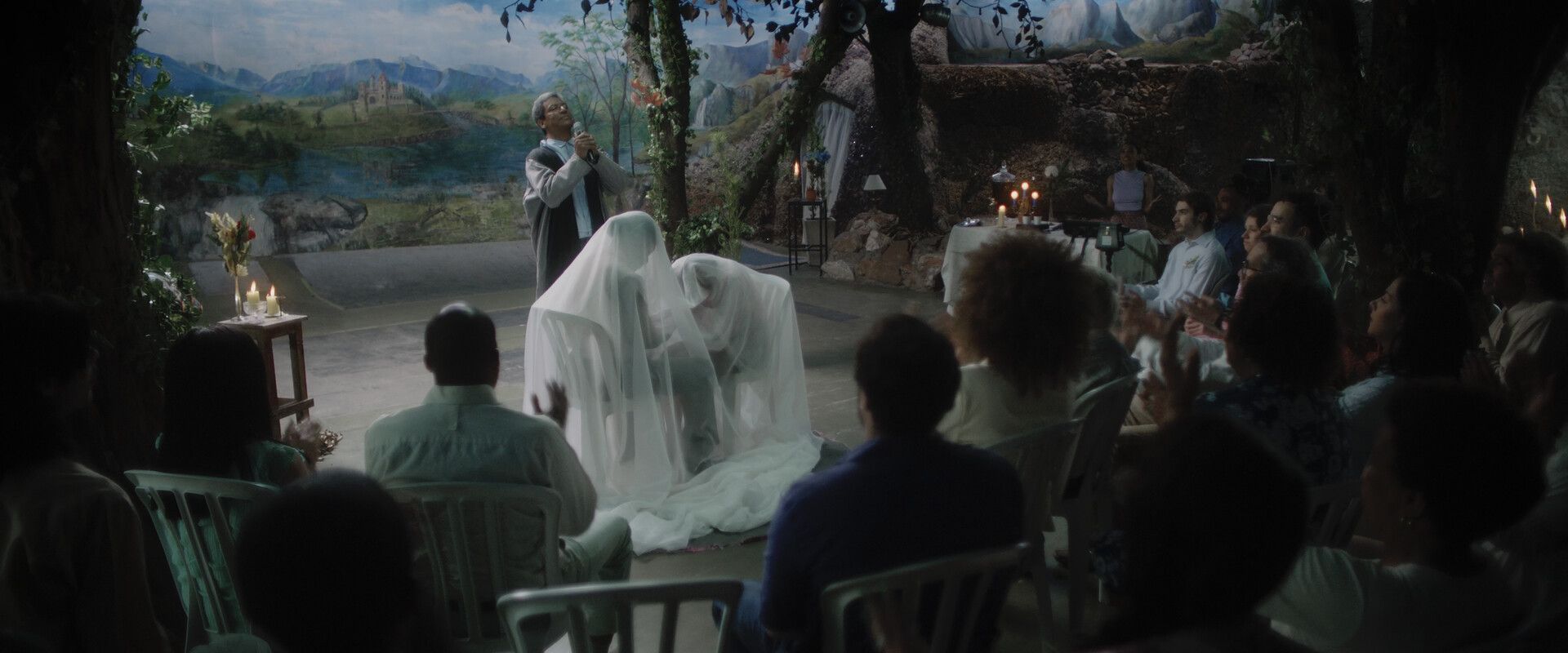 Bilde fra: The Veil