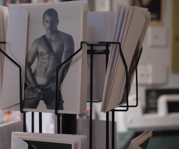 Bilde fra: AutoErotica: We Buy Gay Stuff