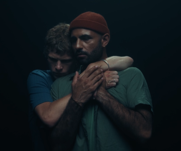 Bilde fra: Between Us